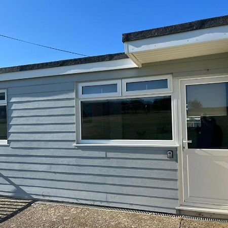 Chalet 40 Sandown Bay Holiday Centre Generous Money Off Ferry Crossings & Free Wifi Special Offer Until End Of June, September And Halloween Deals Now On Exteriör bild