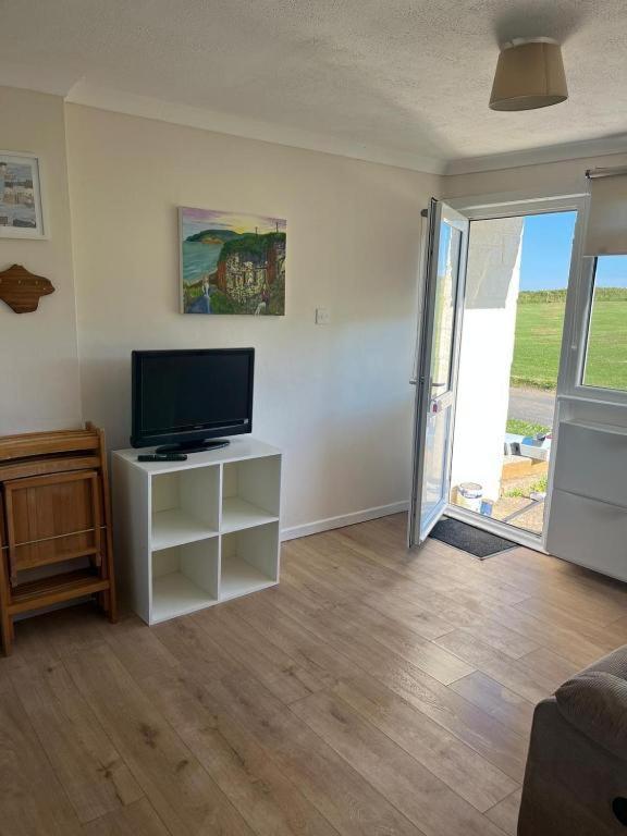Chalet 40 Sandown Bay Holiday Centre Generous Money Off Ferry Crossings & Free Wifi Special Offer Until End Of June, September And Halloween Deals Now On Exteriör bild